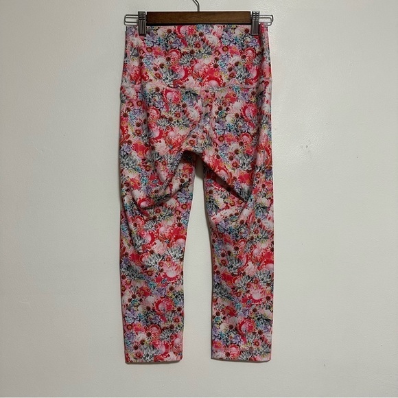 Lululemon Wunder Under Crop Legging in Flowabunga - Picture 5 of 6